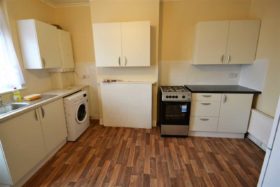 2 bedroom Flat to re...